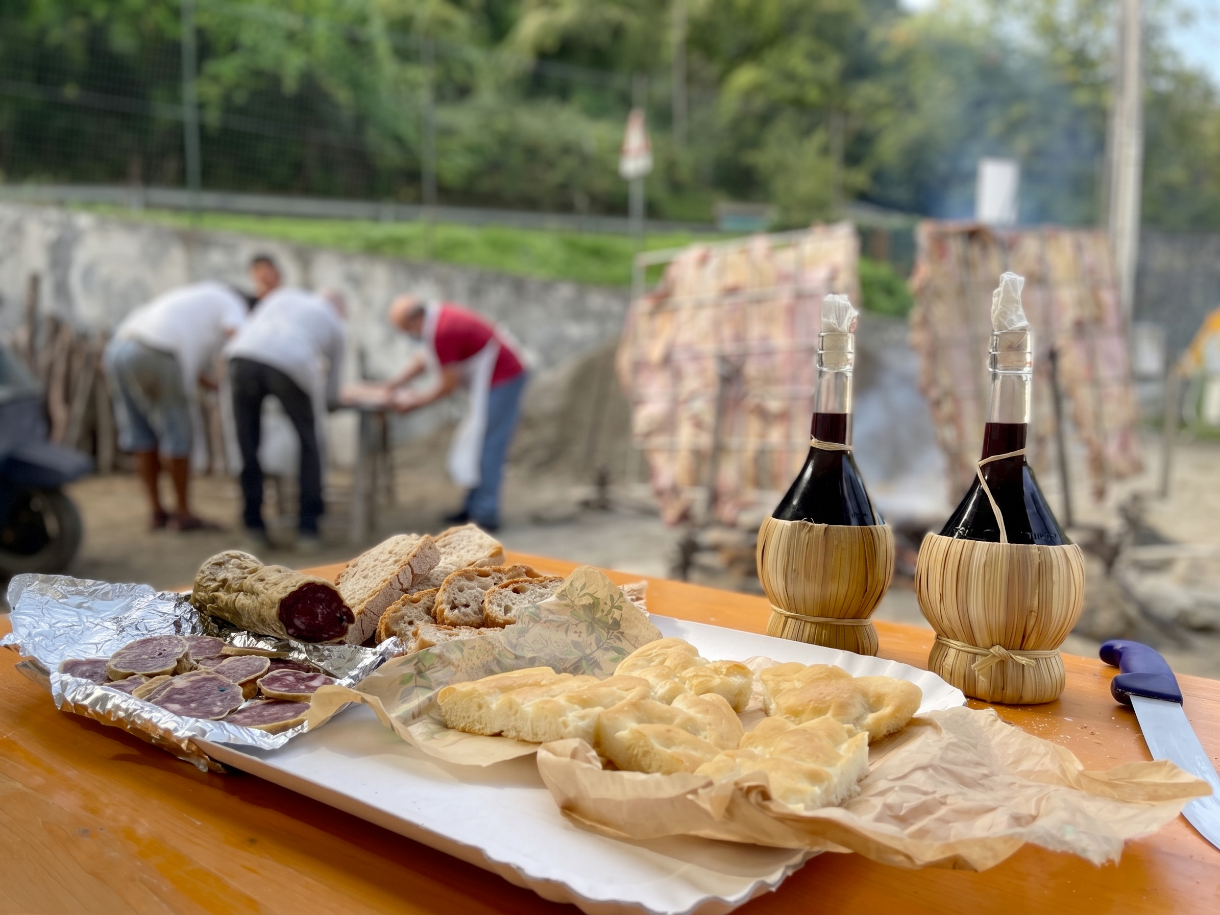 Salumi, focaccia e vino di Pignone